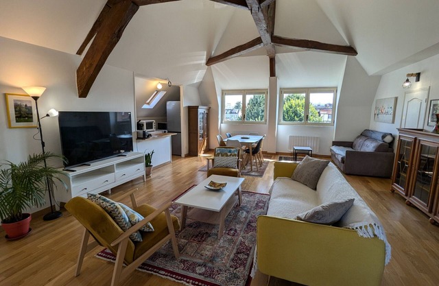 Casa del Canal en Montargis: Encanto, Jardines y Cultura