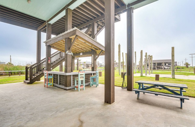 Canal-Front Coastal Getaway in Gilchrist w/ Deck