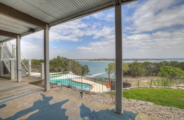 Canyon Lake Luxury Pool Games & Stunning Views