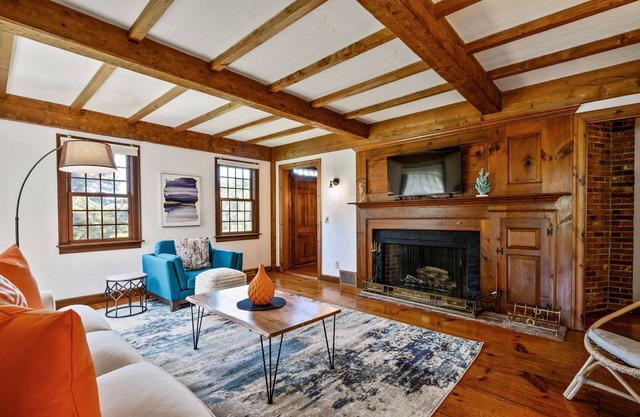 Cape Cod Charm: Bay Views & Family Fun