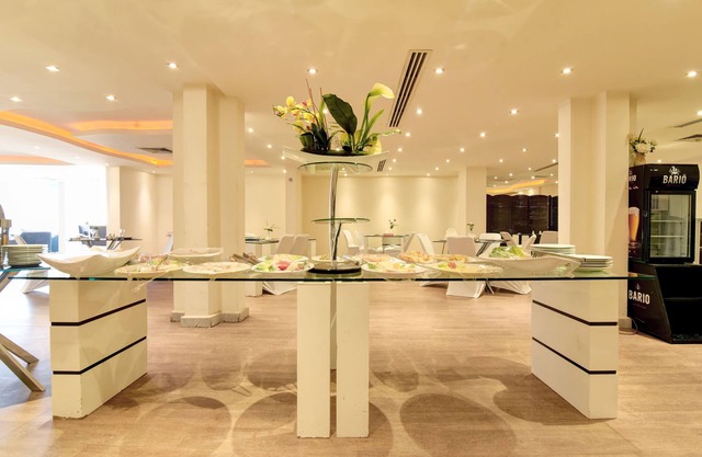 Capital O 419 Al Safeer Hotel