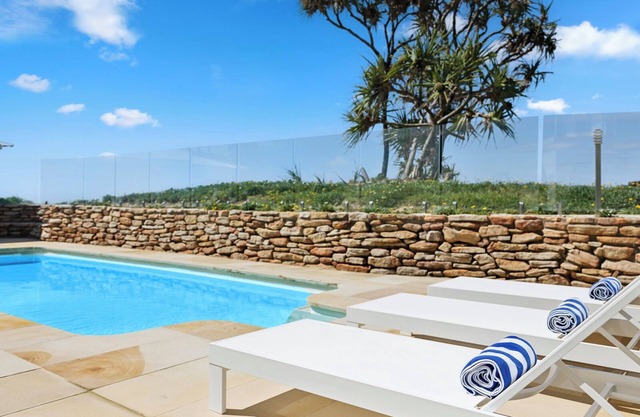 Captain's Quarters: frente a la playa, piscina, vistas, familia y mascotas