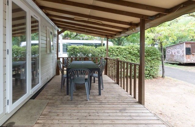 Caravana 'Midi - Mobil Home 6-8 Pers' con terraza y jardín compartidos