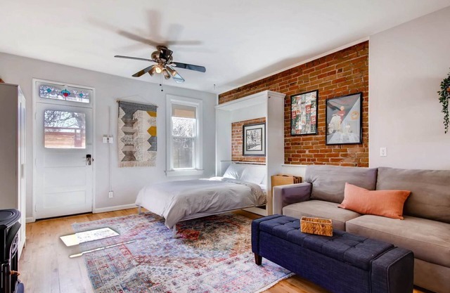 Recientemente remodelado Carriage House Studio- West Highlands- TODAS LAS 5 ESTRELLAS- ¡Se puede caminar!