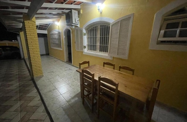 Casa 150m da Praia Martim de Sá