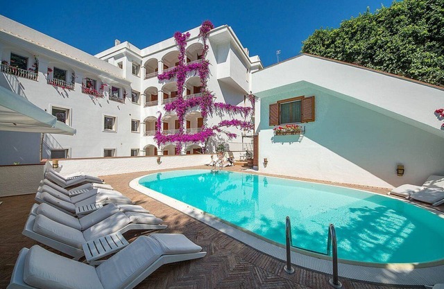 Casa Alloro A: An apartment located in the center of Minori and a few meters from the sea.