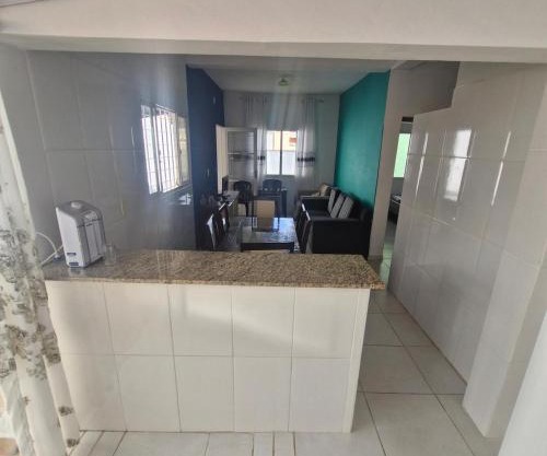 Casa ampla e com garagem