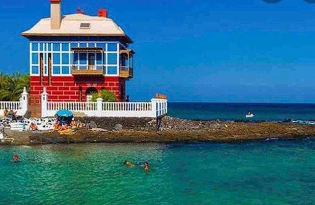 CASA ANCLADA BAJA Playa de Arrieta