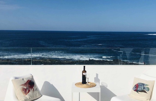 CASA ANCLADA-PLOMO Frente al mar-solarium-barbacoa