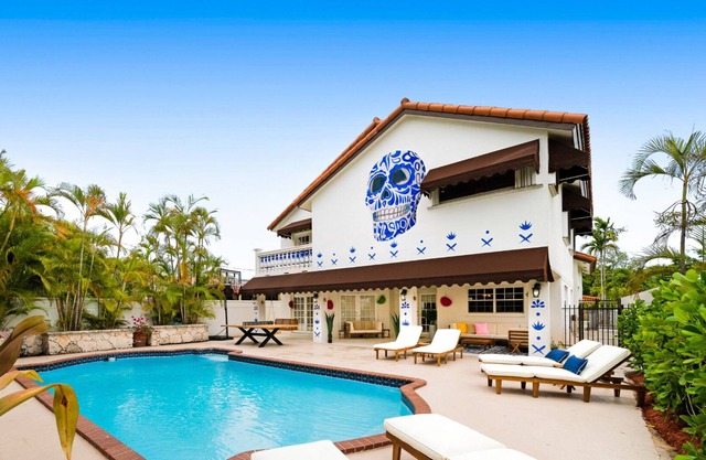 Casa Azul 5BR 3BA | Private Pool, Grill, Entertainment & More | Brickell Rhodes