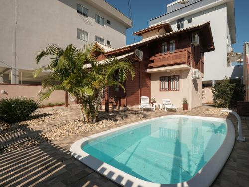 Casa c/piscina privativa a 150m da praia PU9263