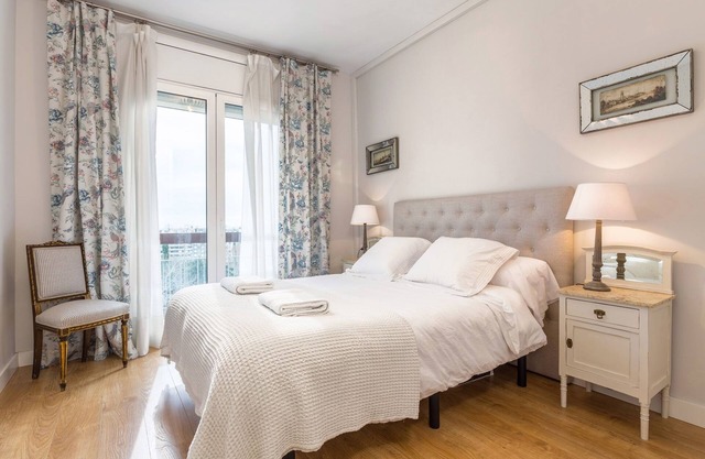 Casa Camelies apartment close to Park Guell- FREE WIFI