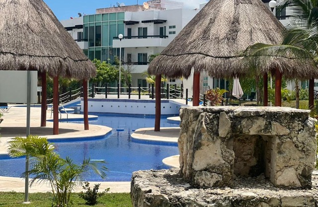 Casa con alberca y jardín en Cancún