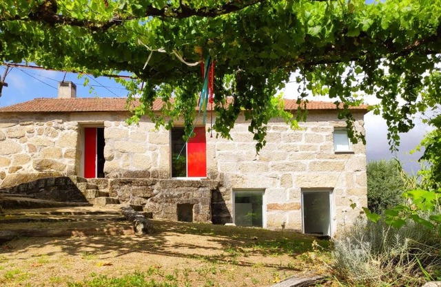 Casa da Frente - Casa rustica con piscina e interior moderno