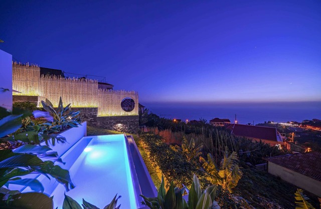 Casa da Vargem I, With Pool for Small Families