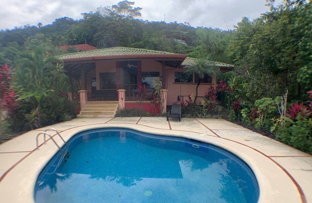 Casa De Cinema: Villa con piscina con vista al Océano Pacífico