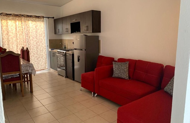 Casa de dos cuartos con aire e internet