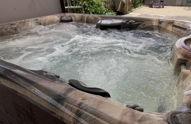 Casa de Flores 3 recámaras, 2 baños con jacuzzi cubierto