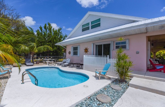 Casa de Sueno: Boating, Pool | 5 Bed, 2 Bath