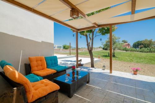 Casa di Campo- Relax only 5 minutes away from the beach and Laganas by Villa Mana Gers