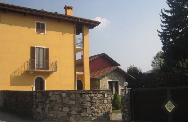 CASA DOLCE CASA ENTRE EL LAGO ORTA Y EL LAGO MAGGIORE