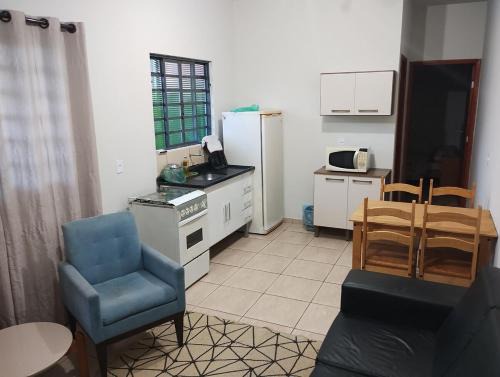casa em santa cruz do rio pardo com 02 quartos