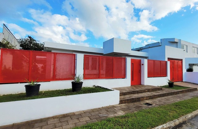 Casa Familia 5-bedroom residential w/ Pool