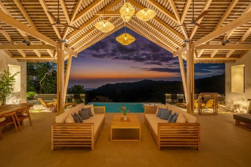 Casa Frenchie with Private Guesthouse - by Pura Villas