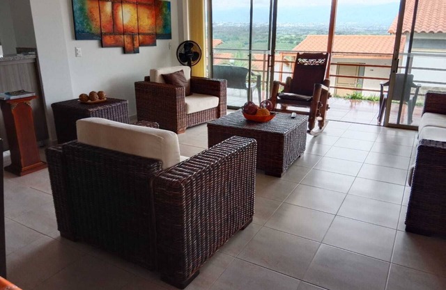 Casa grande en condominio campestre cerca al Parque del Cafe