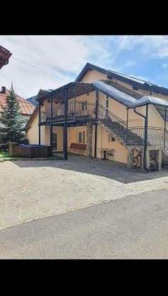 CASA LAURENTIU