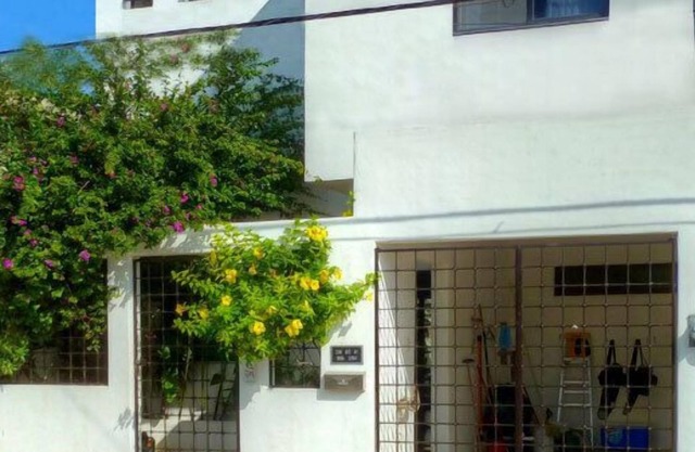 Casa Loro - Modern 3BR casa con piscina perfecta para los buceadores o grupos familiares