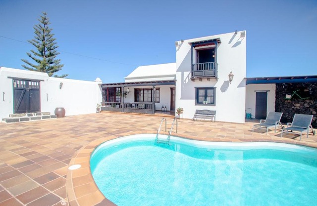 casa los veroles lanzarote