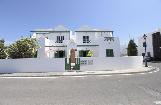 APARTAMENTO CON WIFI Y TERRAZA AL LADO DEL MAR