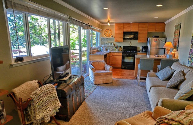 Casa Pacifica: Tranquilo y sereno, 1 Bd, 1 Baño, Cocina, Se aceptan mascotas, Entrada Pvt