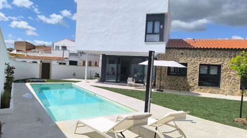 Casa Rural con piscina El Huerto del Olivo, Plasezuela, Trujillo, Cáceres