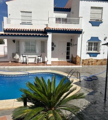 CASA RURAL MALAGA,VILLA FAMARA,10 personas,DESAYUNO ANDALUZ INCLUIDO EN EL PRECIO