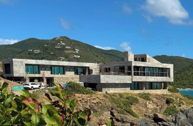 Casa Xubi -Gorgeous contemporary house, 270 degrees of water views private beach
