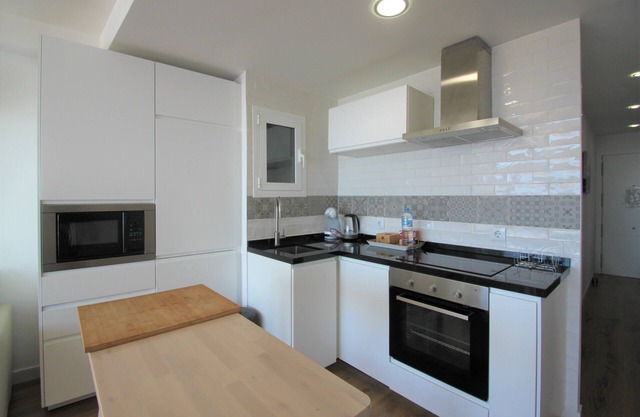 Precioso apartamento en el centro de Alicante, frente al mar y con una ubicación inmejorable.