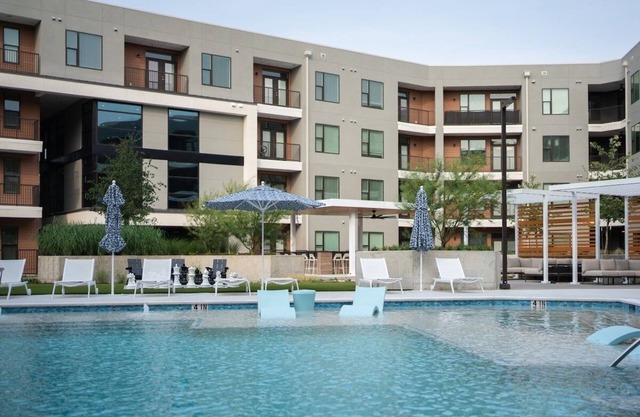 Casita Cactus - King Suite near Domain - with Gym and Pool