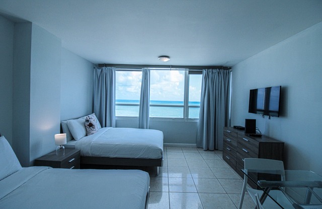 Castle 603 Oceanview w/ Free Parking, pool, beach access, gym, tennis, restaurants and more!