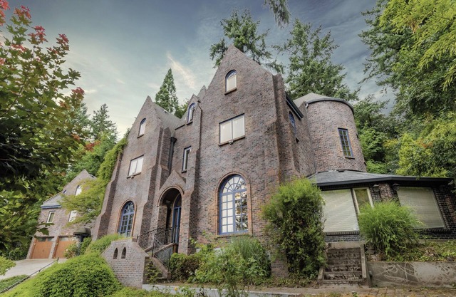 Castle Estate en SW Portland con minutos de jacuzzi del centro de la ciudad!