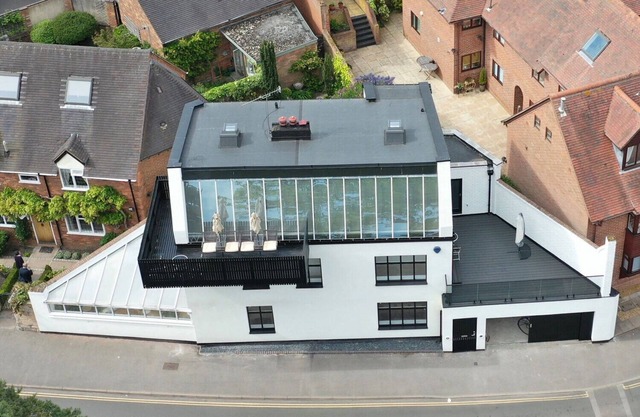 18 CASTLE LANE, ideal para familias, con un jardín en Warwick, Ref 991101