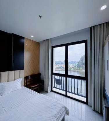 Cat Ba - Lake View Hotel