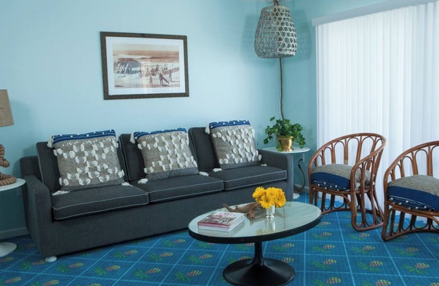 Catch the Waves: Beachside Retreat with Swimming Pool & Outdoor Fun