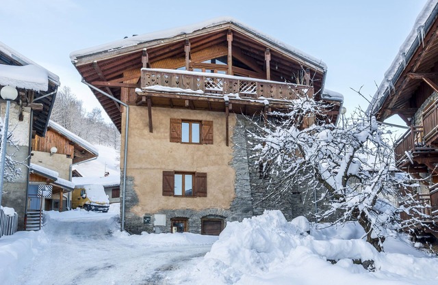 Chalet de esquí equipado: 260 años de granja con impresionantes vistas a la montaña
