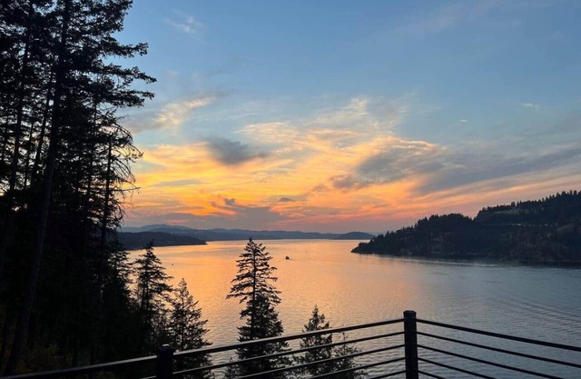Beautiful Lake Home with Breathtaking Views!
