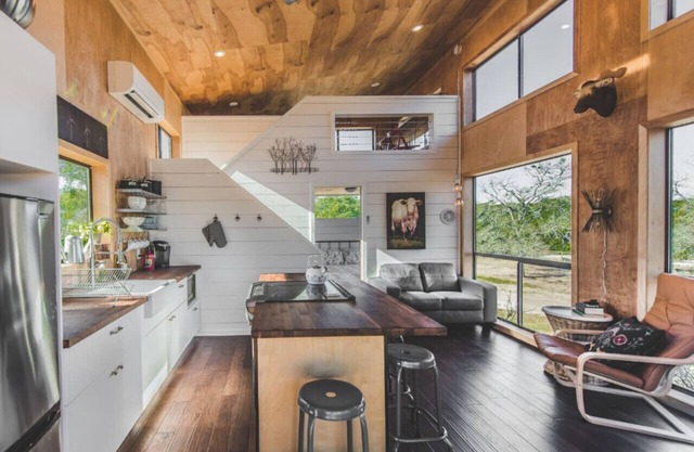 windows cabin 2 · ↞Modern Hill Country Tiny Cabin 2 w/ Loft & Light↠