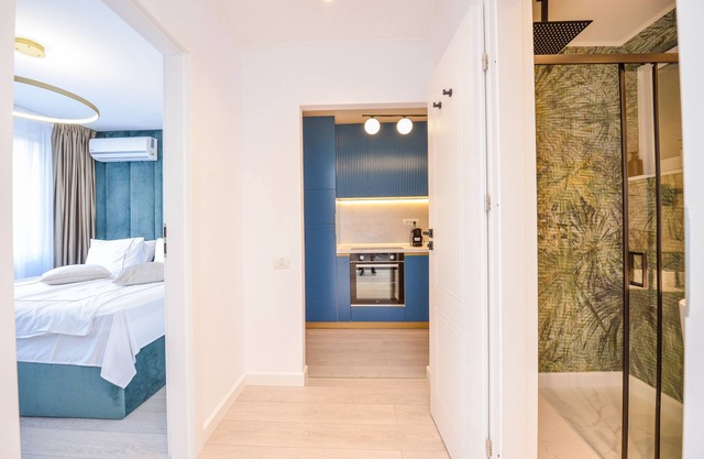 Celeste - One Bedroom Apartment - Next to Victoria Avenue and Cismigiu Park