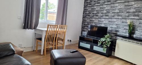 Central Aldershot 1-Bedroom flat with Parking & WiFi