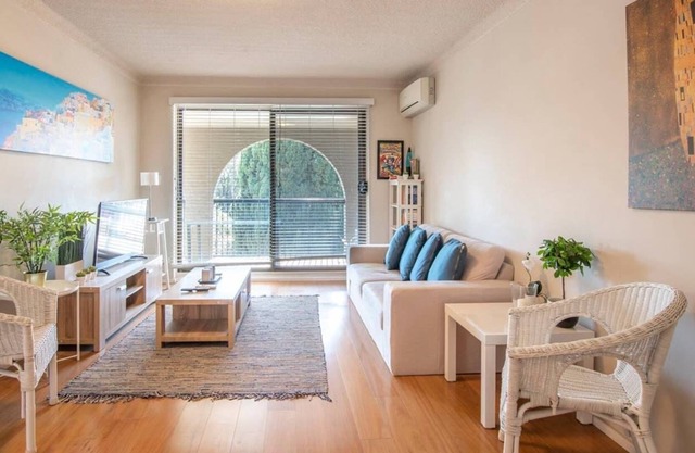 Central Arncliffe Abode with Spacious Terrace